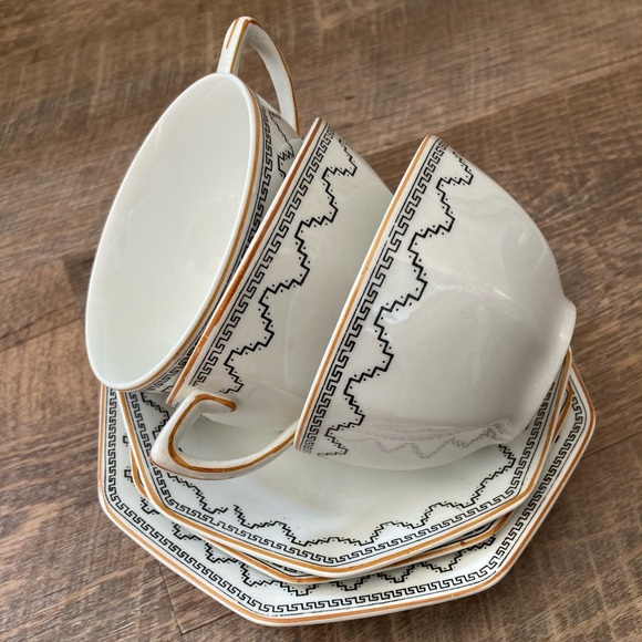 Johnson Brothers | Vintage England Tea Cup & Saucer Set - Picture 1 of 8